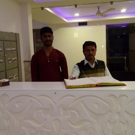 Hotel Grand Shyam- In Front Of New Delhi Railway Station-Couple Friendly نيودلهي المظهر الخارجي الصورة