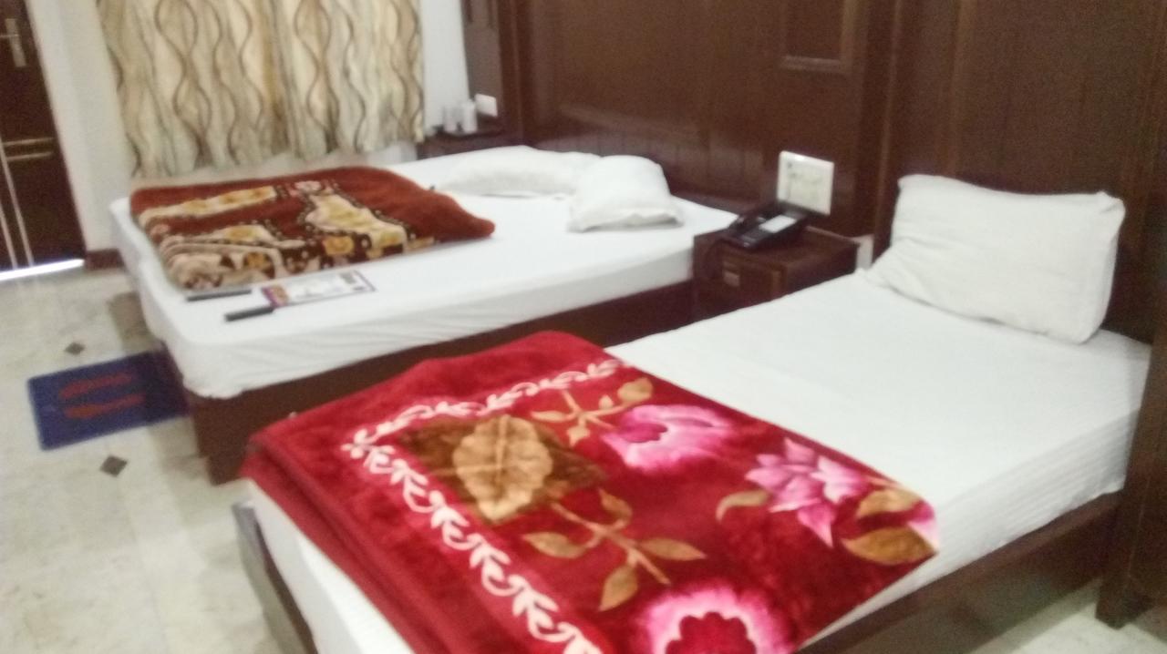 Hotel Grand Shyam- In Front Of New Delhi Railway Station-Couple Friendly نيودلهي المظهر الخارجي الصورة