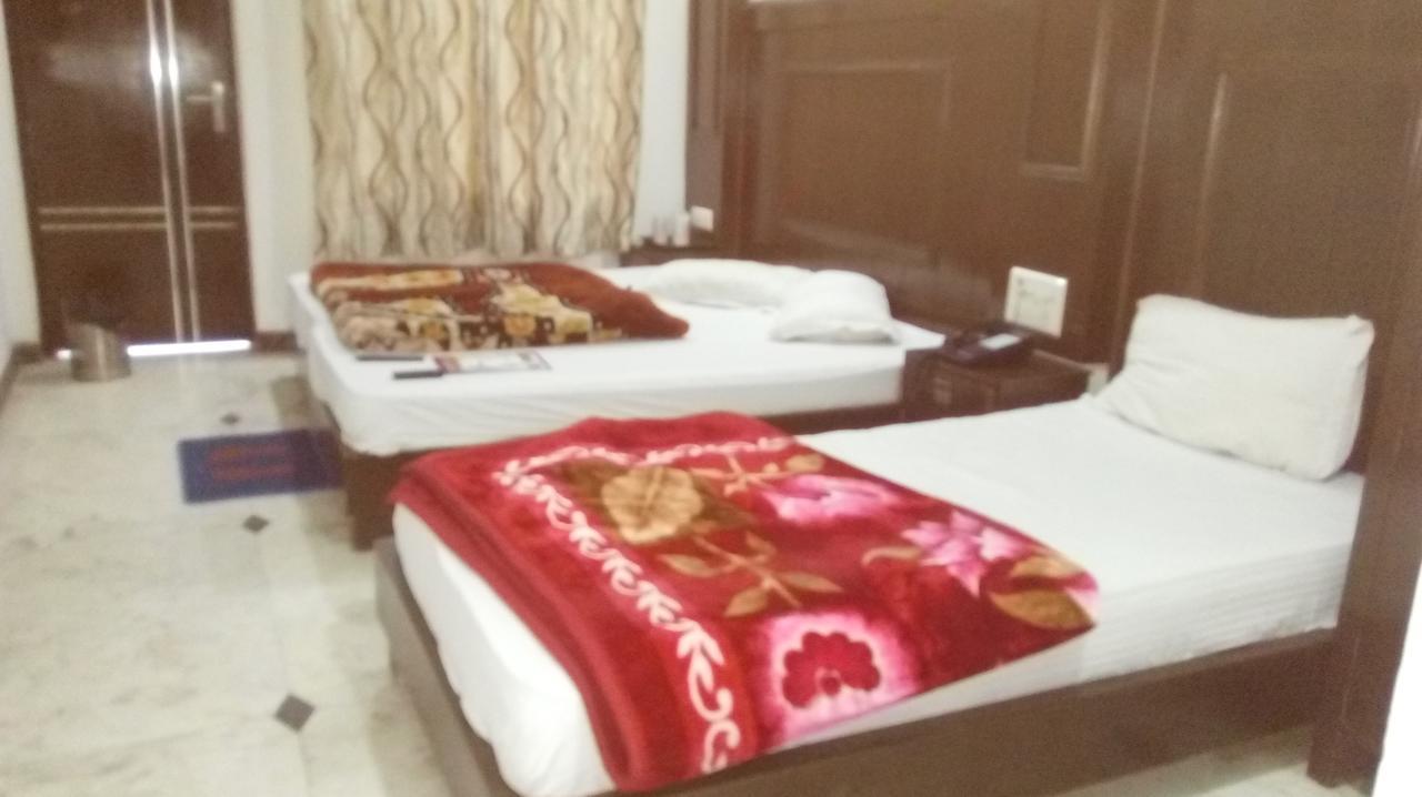 Hotel Grand Shyam- In Front Of New Delhi Railway Station-Couple Friendly نيودلهي المظهر الخارجي الصورة